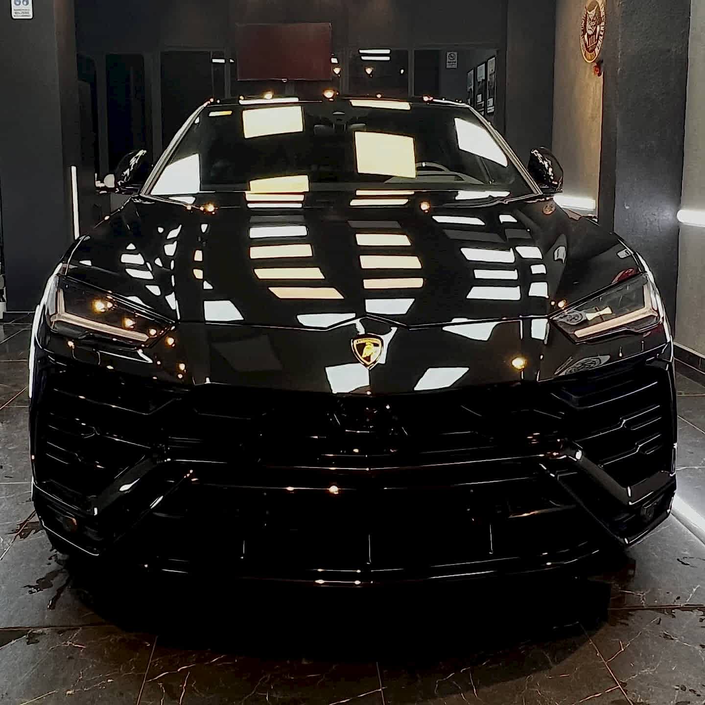 lamborghini URUS